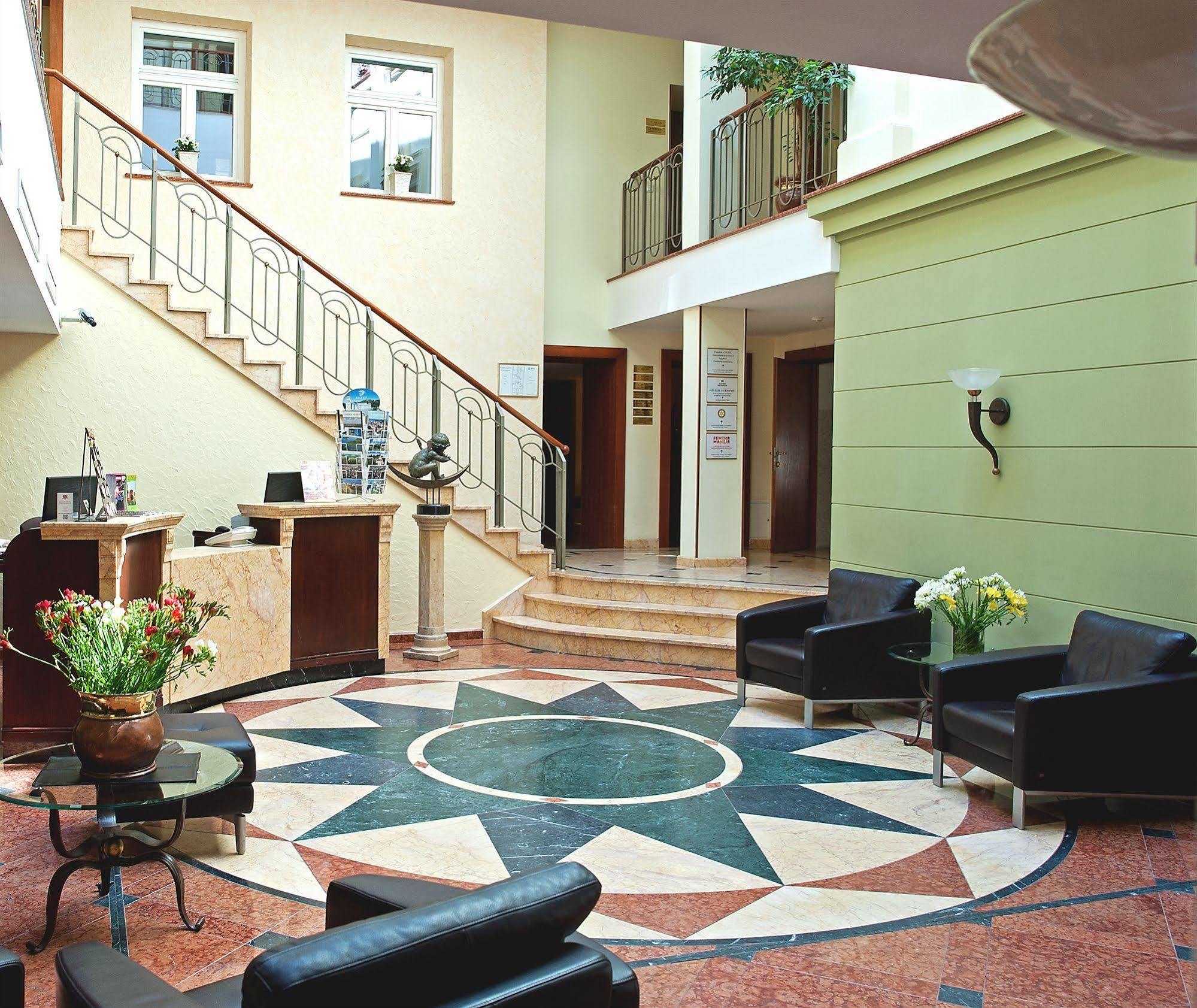 Artis Centrum 4*