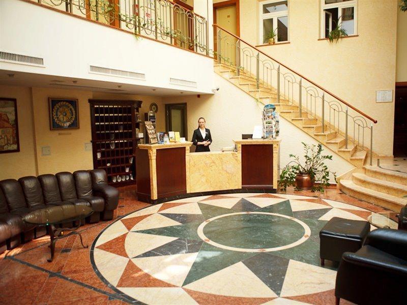 Hotel Artis Centrum 4*